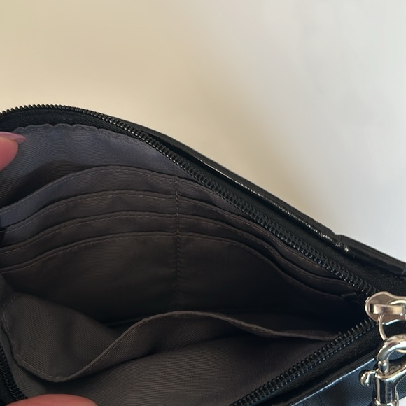 Coach - Picture 3 of 5